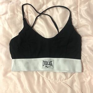 Everlast medium training bra black and white